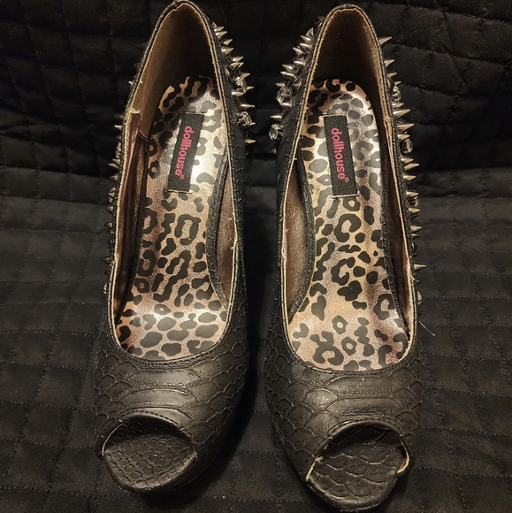 Size 8, open toe stilettos, black with spikes - Picture 2 of 5